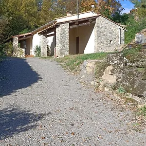 Hébergement de vacances Au Pied Du Grand Cedre, Vesseaux